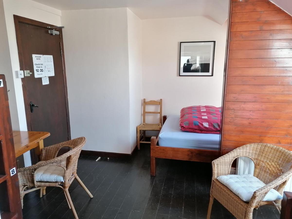 Aille River Tourist Hostel And Camping ドゥーリン エクステリア 写真