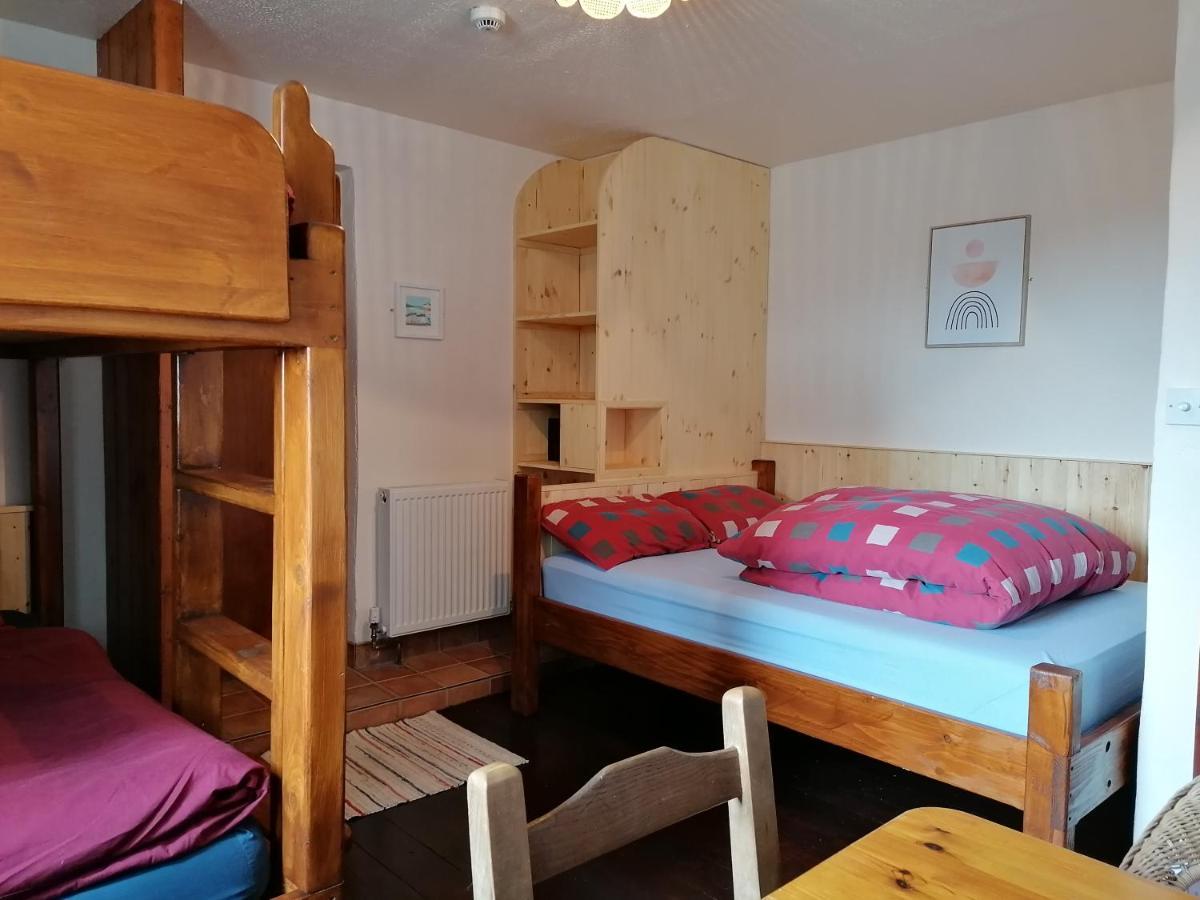 Aille River Tourist Hostel And Camping ドゥーリン エクステリア 写真