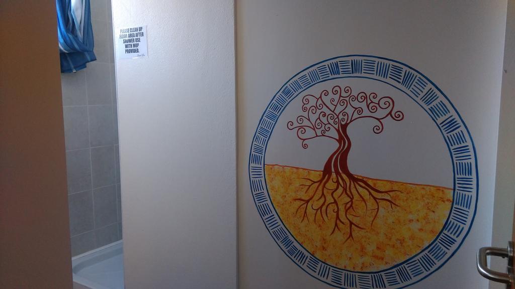 Aille River Tourist Hostel And Camping ドゥーリン 部屋 写真