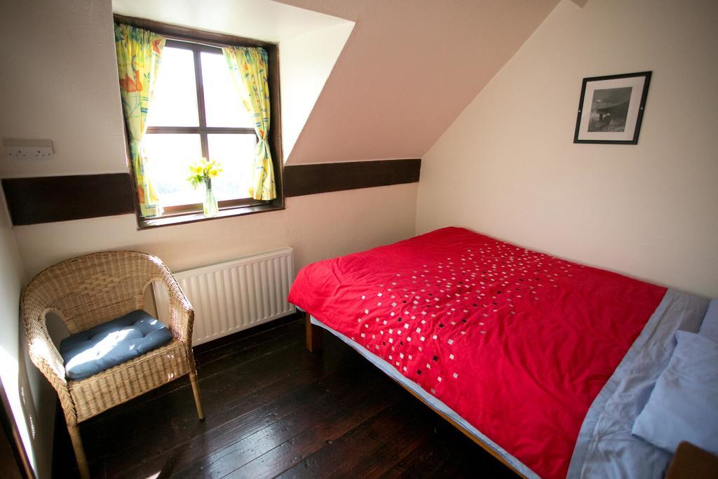 Aille River Tourist Hostel And Camping ドゥーリン 部屋 写真