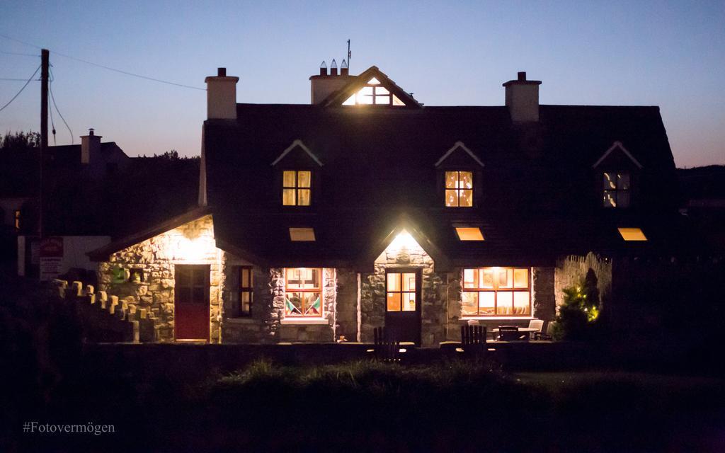 Aille River Tourist Hostel And Camping ドゥーリン エクステリア 写真